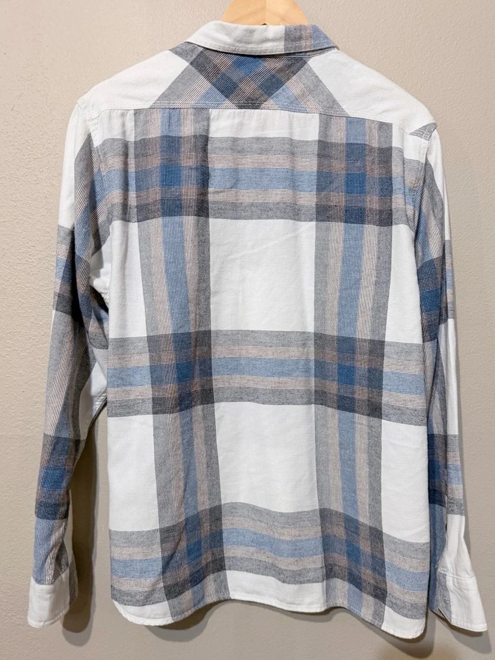Levi's XL White, Blue & Gray Plaid Long-Sleeve Button-Up Shirt